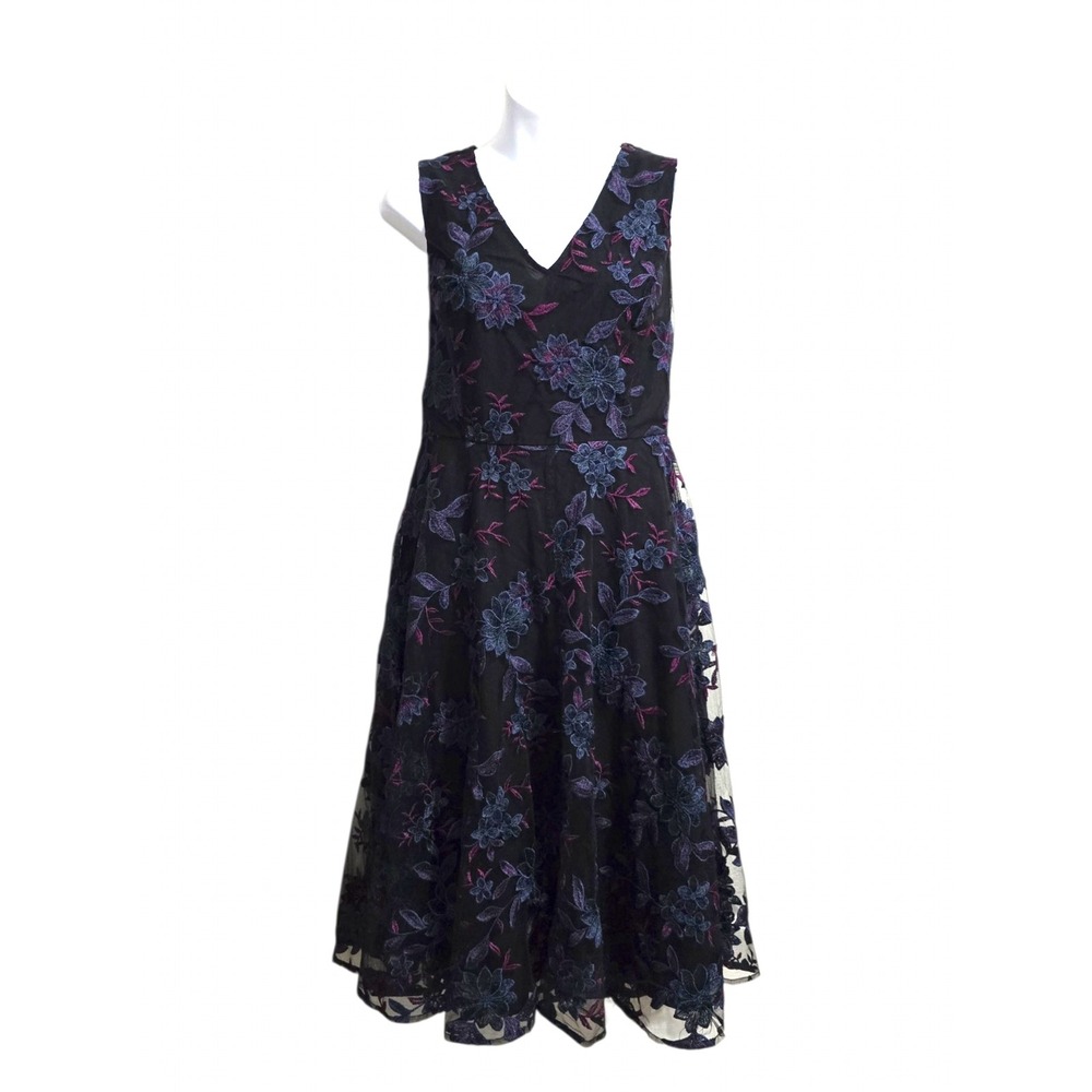 Tommy Hilfiger Floral Embroidered Lace Fit and Flare Knee Length Dress Sz 6